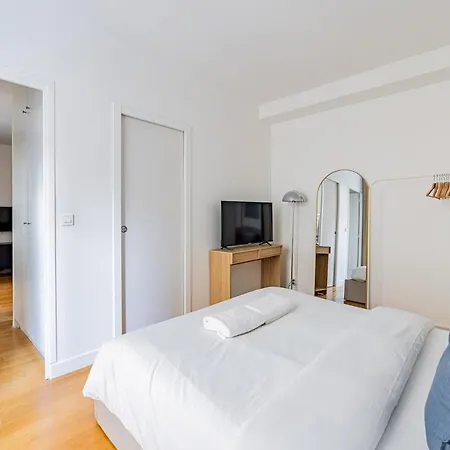 # 1bedroom # Artsetmétiers # République Parigi