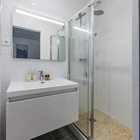 # 1bedroom # Artsetmétiers # République Parigi